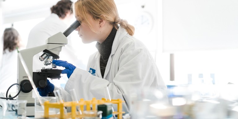 Scientist (Biological/Chemical Scientist) - Apprenticeship Level 6