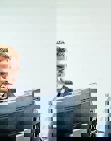 computer student looking at monitor