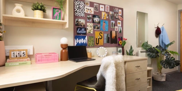 Joseph Stones ensuite bedroom